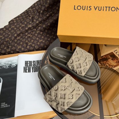 Louis Vuitton embossed silk slippers - Image 3