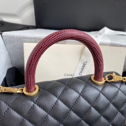 Chanel classic diamond quilted handbag with snake skin handle - Image 4