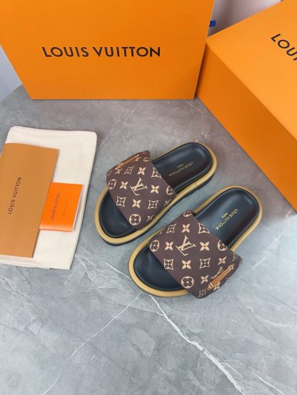 Louis Vuitton's latest fashion casual half slippers - Image 3
