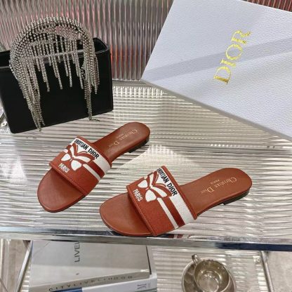 Dior letter logo 3D embroidery slide sandals - Image 3