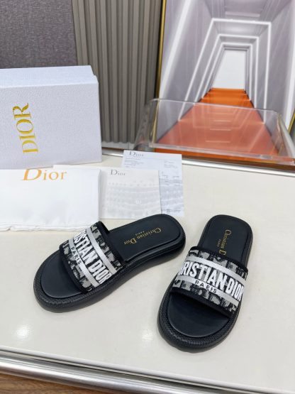 Dior versatile casual thick-soled slippers - Image 3