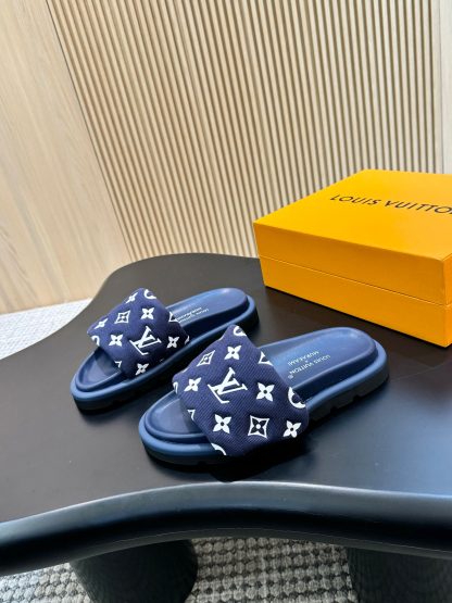 Louis Vuitton Pool Pillow Comfort Slide Sandals - Image 4
