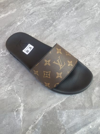 Louis Vuitton classic couple slippers - Image 5