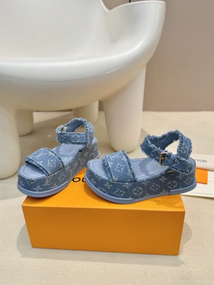 Louis Vuitton's latest stylish casual platform sandals - Image 4
