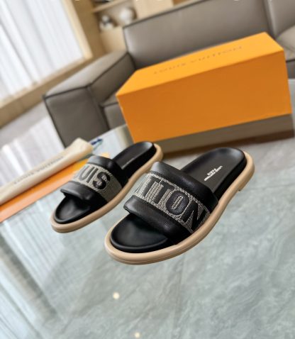 Louis Vuitton couple slippers - Image 3