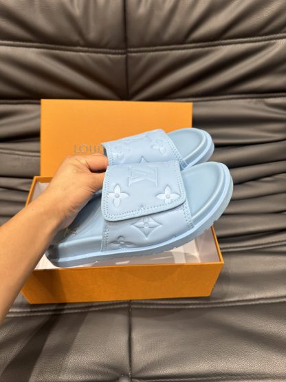 Louis Vuitton high-end men's summer slippers - Image 4