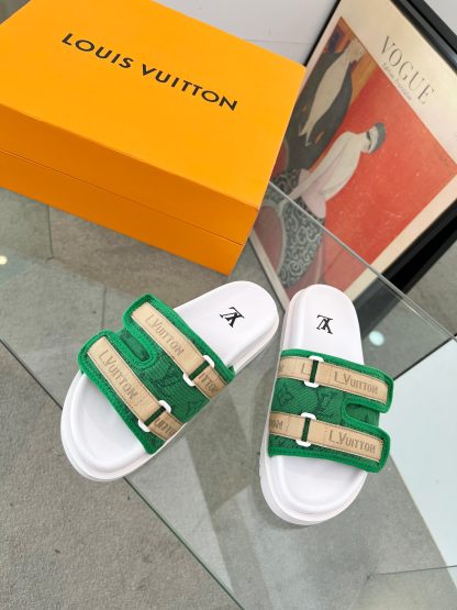 Louis Vuitton high-end men's summer slippers - Image 4