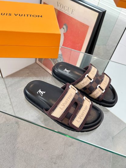 Louis Vuitton high-end men's summer slippers - Image 4