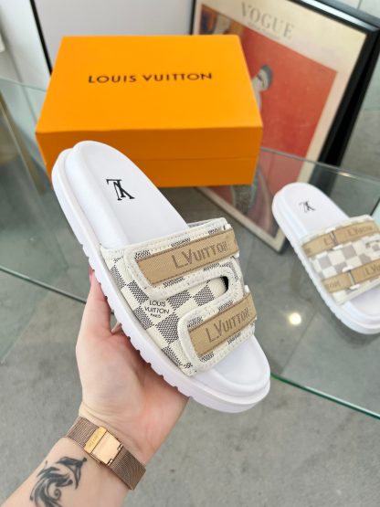 Louis Vuitton high-end men's summer slippers - Image 3