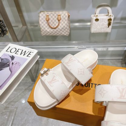 Louis Vuitton Spring and Summer New Slippers - Image 4