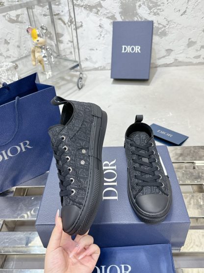 Dior Classic Couple's Low-Top Sneakers - Image 4