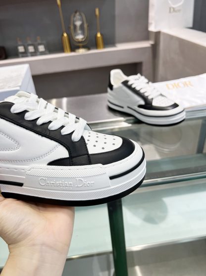 Dior's new stylish white shoes - Image 4