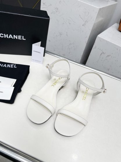 Chanel white one-strap gold-plated heel sandals Heel height: 3.5cm - Image 3