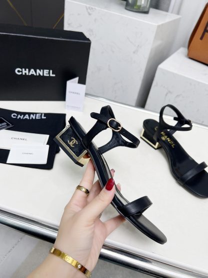 Chanel black one-strap gold-plated heel sandals Heel height: 3.5cm - Image 4