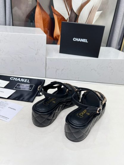 Chanel Spring Black Top Chain Versatile Lightweight Sandals - Image 4