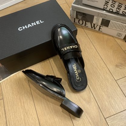 Chanel Spring and Summer New Black High-grade Diamond Buckle Letter Leather Butter Lazy Half Slipper Sandals - Image 4