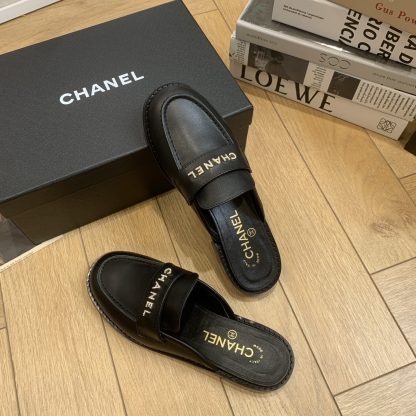 Chanel spring and summer new black high-end diamond buckle letter cowhide butter lazy half-slip sandals - Image 4