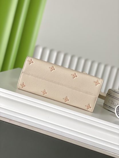 Louis Vuitton ONTHEGO full leather square bag - Image 4