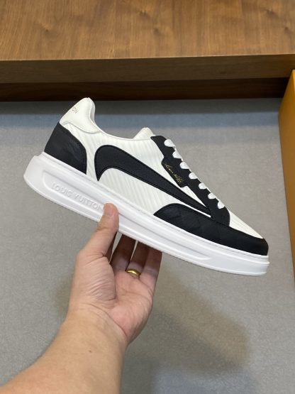 Louis Vuitton Men's Classic Casual Sneakers - Image 4
