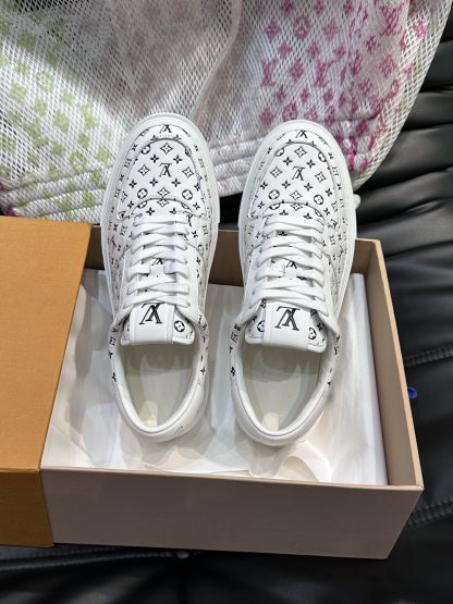 Louis Vuitton men's high-end casual sports shoes - Image 4