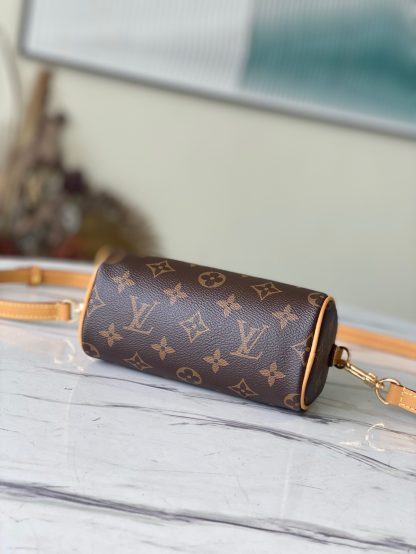 Louis Vuitton Classic Speedy Bag - Image 4