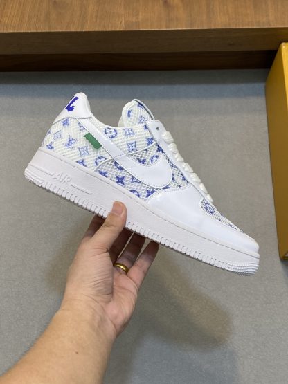 Louis Vuitton co-branded casual sneakers - Image 4