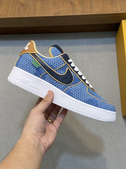Louis Vuitton co-branded casual sneakers - Image 4