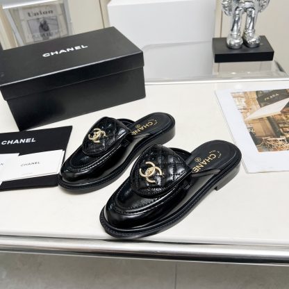 Chanel autumn and winter new goddess elegant temperament black patent leather half slippers - Image 4