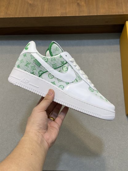 Louis Vuitton co-branded casual sneakers - Image 4