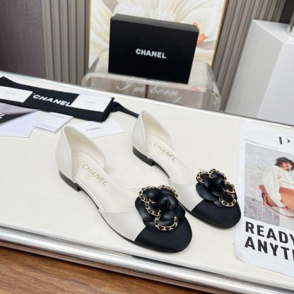 Chanel Spring/Summer Dancing Shoes Series Small Round Toe White Flat Sandals Heel Height 1.5cm - Image 4