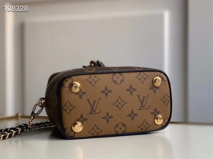 Louis Vuitton Spring/Summer Cosmetic Bag - Image 4
