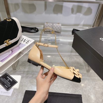 Chanel's new Camellia series apricot sandals for early spring, heel height 2.5cm - Image 4