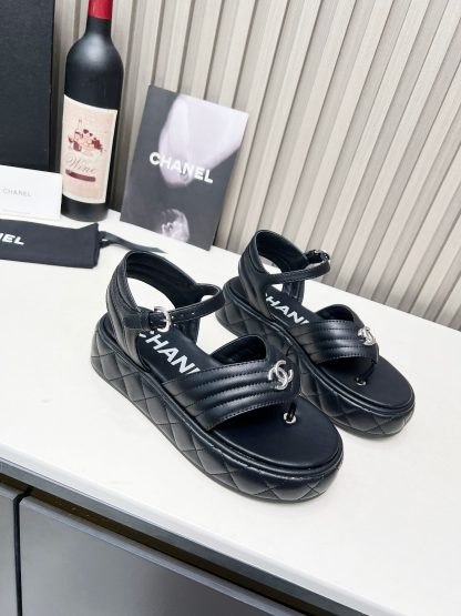 Chanel's early autumn hit versatile soft and comfortable black sandals - Image 4