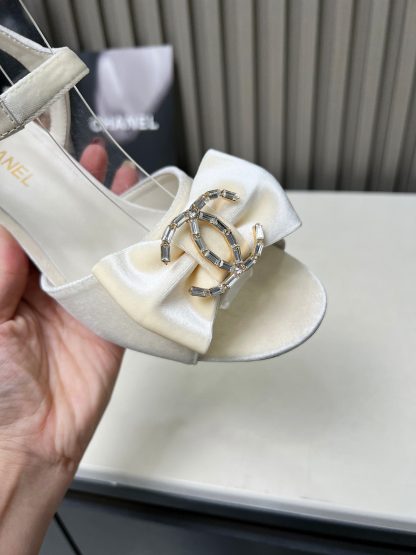 Chanel white spring and summer celebrity temperament super durable thick heel sandals - Image 3