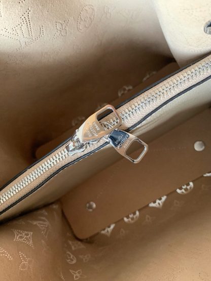 Louis Vuitton Vert LagonMuria Bucket Bag - Image 4