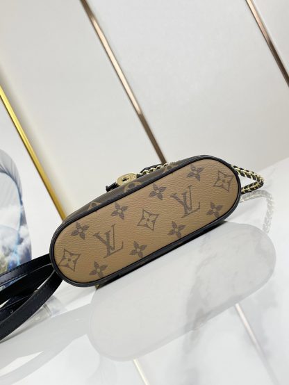 Louis Vuitton VANITY CHAIN ​​POUCH cosmetic bag - Image 4