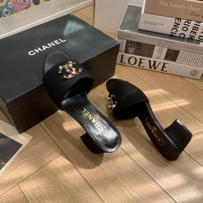 Chanel spring and summer new pure black goddess elegant and durable thick heel sandals - Image 4