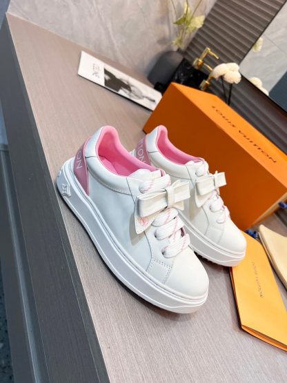 Louis Vuitton classic sneakers - Image 5