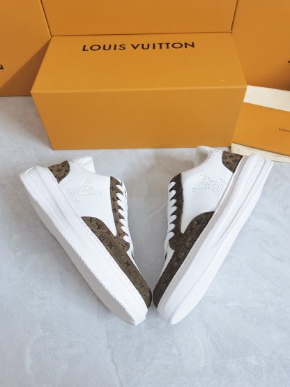 Louis Vuitton classic casual sports sneakers - Image 4