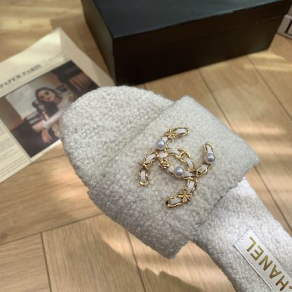 Chanel spring and summer new white goddess elegant and durable flat sandals - Image 4