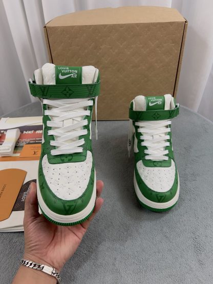 Louis Vuitton couple's co-branded sports shoes - Image 4