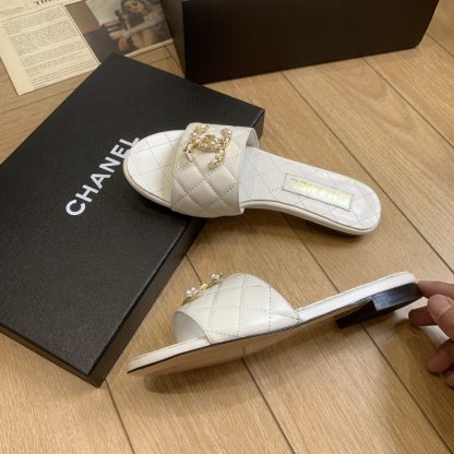 Chanel's new white spring and summer style flat sandals with elegant temperament - Image 4