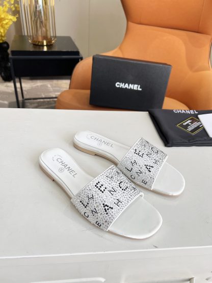 Chanel's most beautiful early spring super shiny beautiful water brick milky white sandals - Image 3