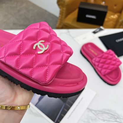 Chanel Couple's High-end Fashionable Dark Pink Sandals - Image 4