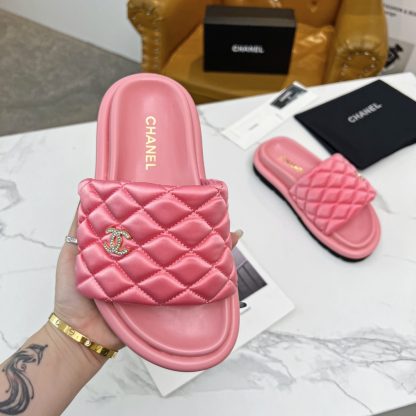 Chanel spring and summer embroidered diamond-shaped platform pink sandals - Image 4