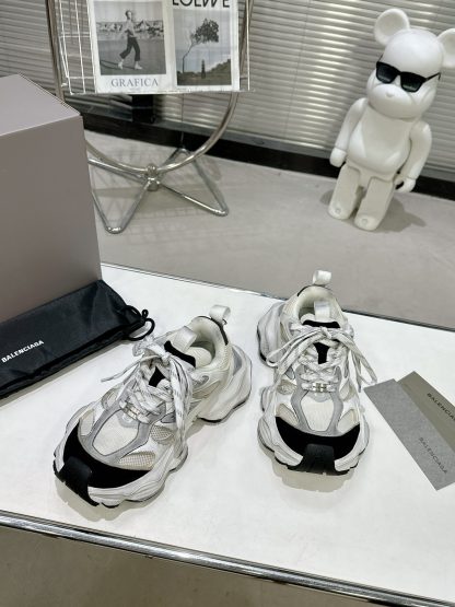 Balenciaga trendy fashionable sneakers - Image 4