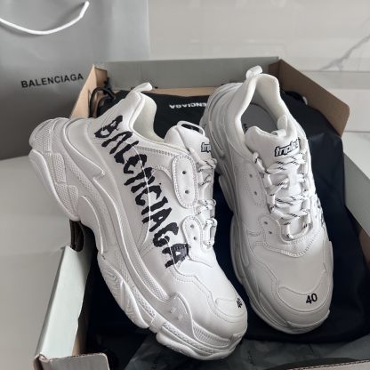 Balenciaga couple fashion dad shoes - Image 4