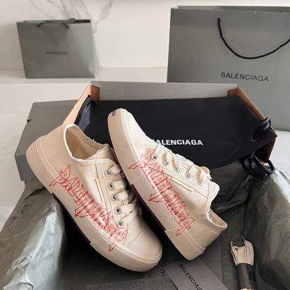 Balenciaga stylish and versatile casual shoes - Image 4