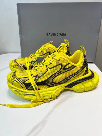 Balenciaga stylish and versatile dad shoes - Image 4