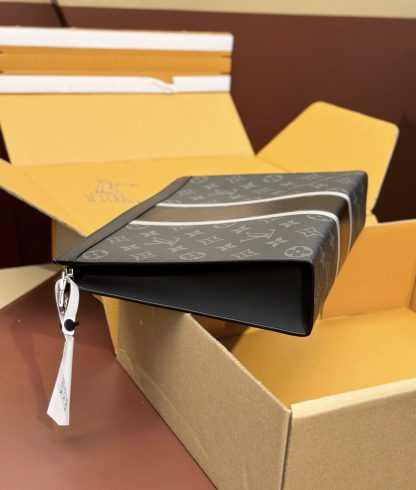 Louis Vuitton Pochette Voyage Medium Handbag - Image 4